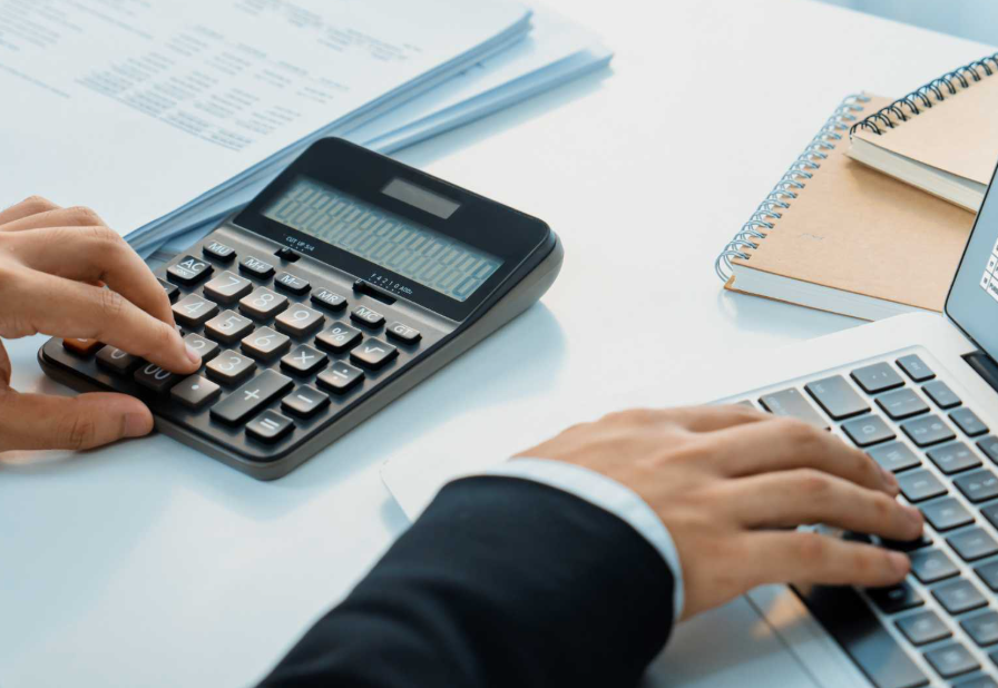 Seo For Financial Advisors: What Builds Trust Before a Prospect Ever Books a Call